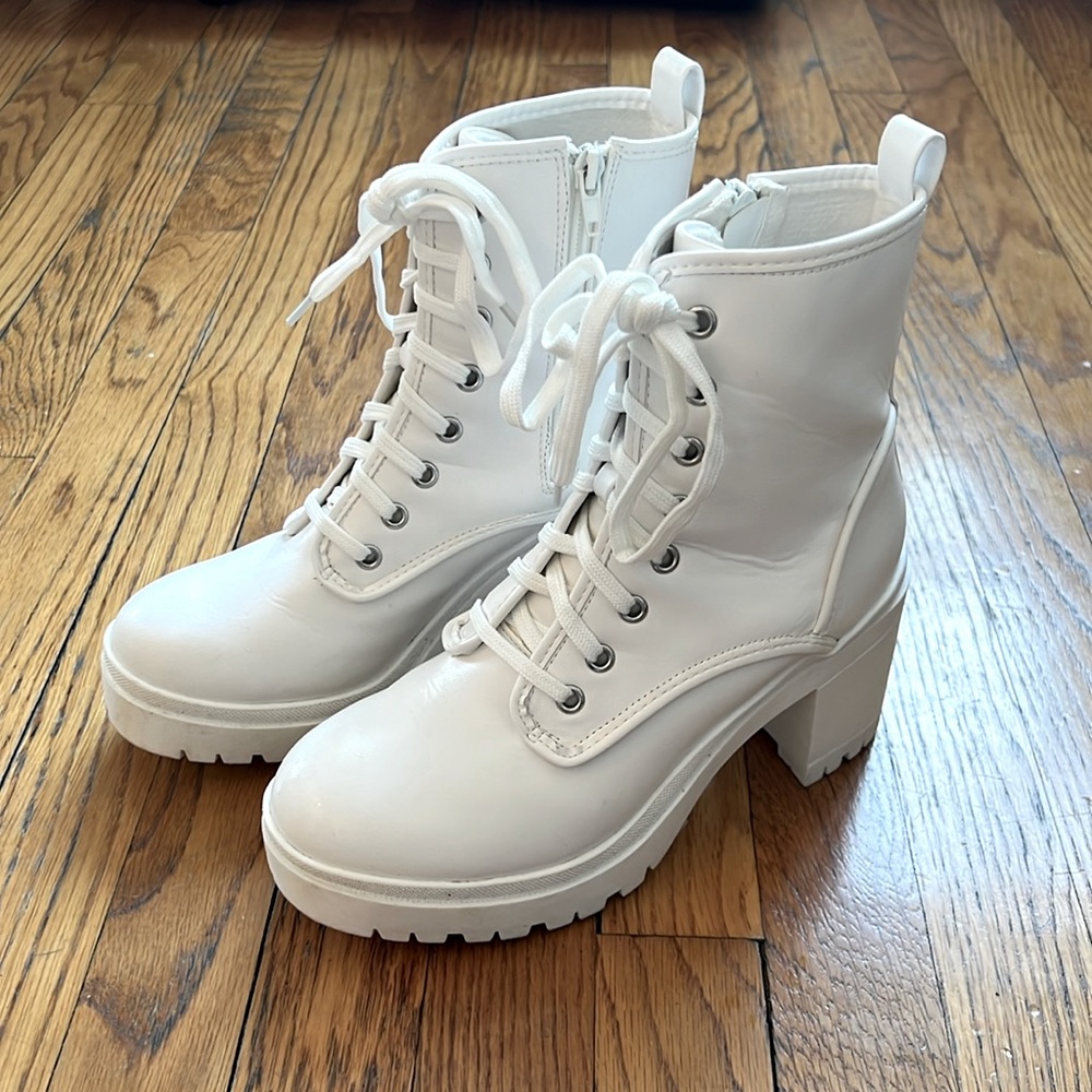 White lace up heeled boots! Only worn once! Great condition